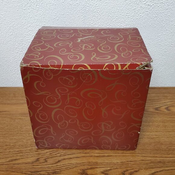 Holiday Decor - SanFrancisco Music Box Company - Rotating Bears on Ice w/Box - Picture 8 of 9